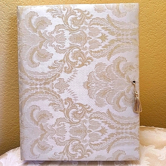 Victoria's Secret KEEPSAKE Floral Linen Box  9"W x 11.5"L x 2"D - Picture 5 of 14